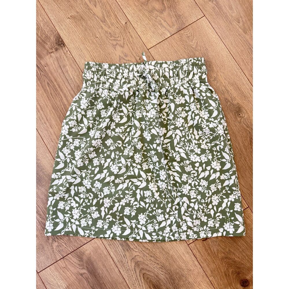 ALBION XS green floral print knee length athletic skirt swim stretchy flower
